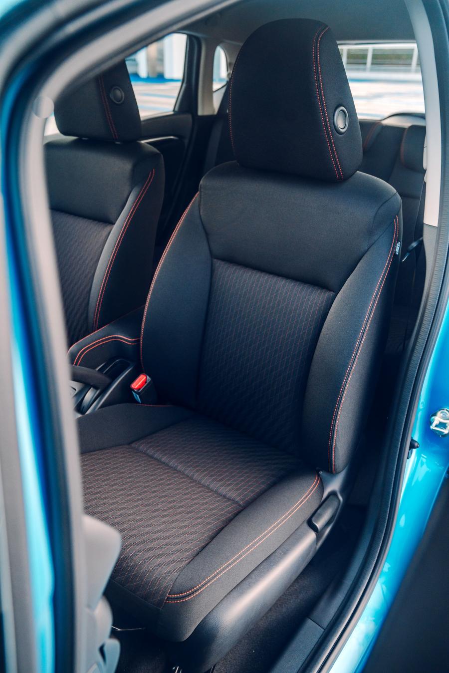 Интерьер Honda Jazz Sport 2018 года  (UK) (фото 18 из 40)